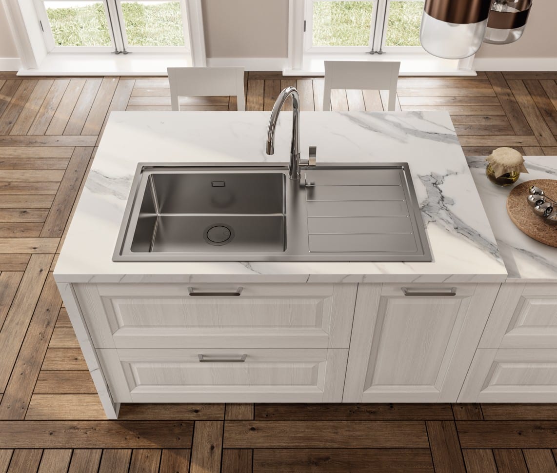 Tyylikäs keittiöallas marmoritasolla