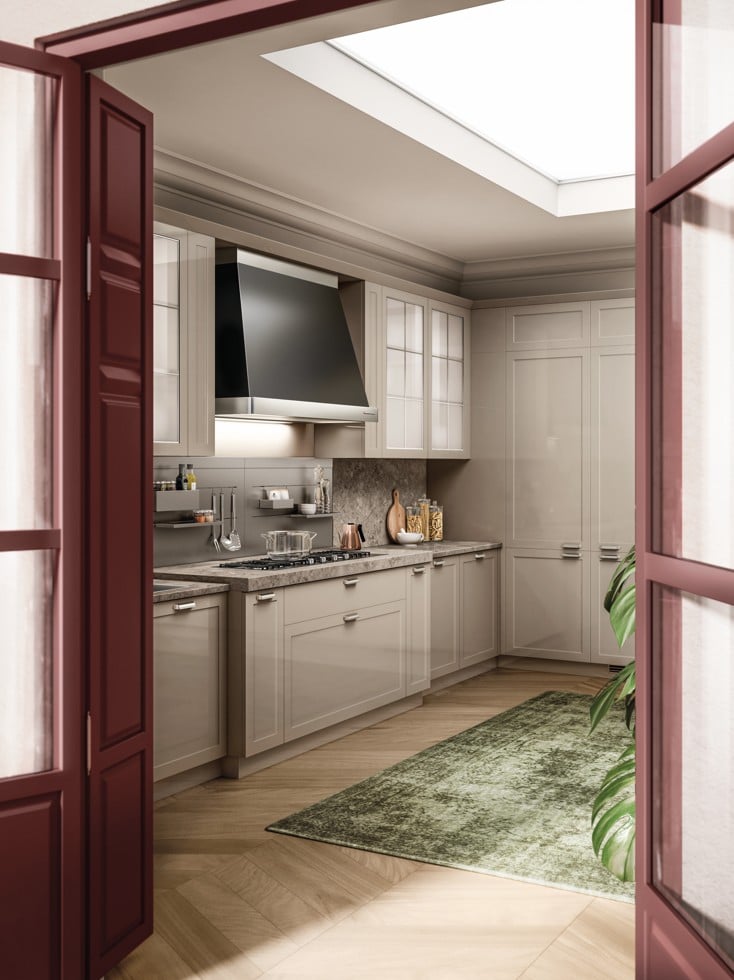 Tyylikäs keittiö avautuvasta ovesta