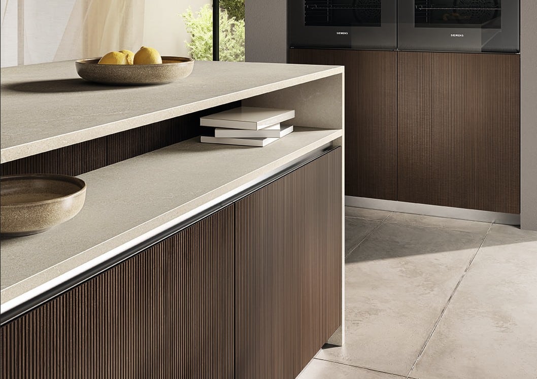 Tyylikäs keittiö, moderni sisustus.