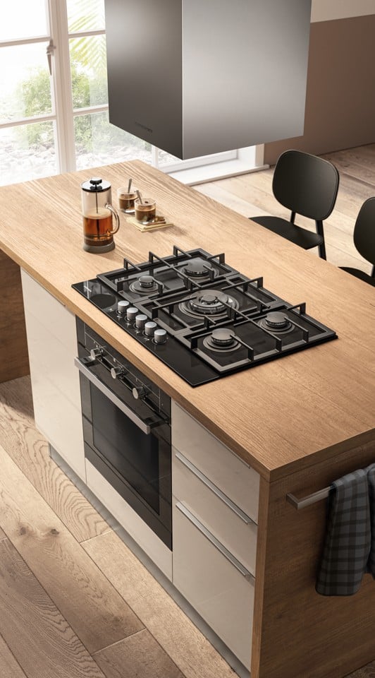 Moderni keittiö, puupinta, kaasuliesi