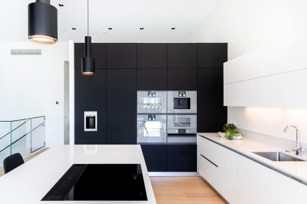 Moderni ja tyylikäs keittiö